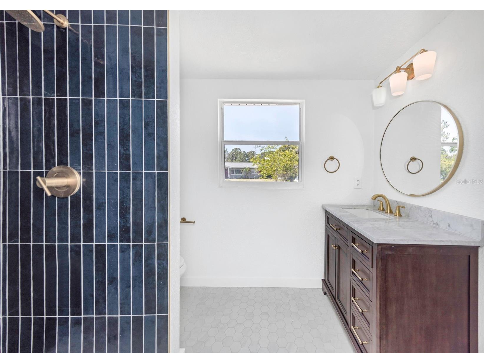 653 64th Avenue S Saint Petersburg FL 33705 TB8498543 image18