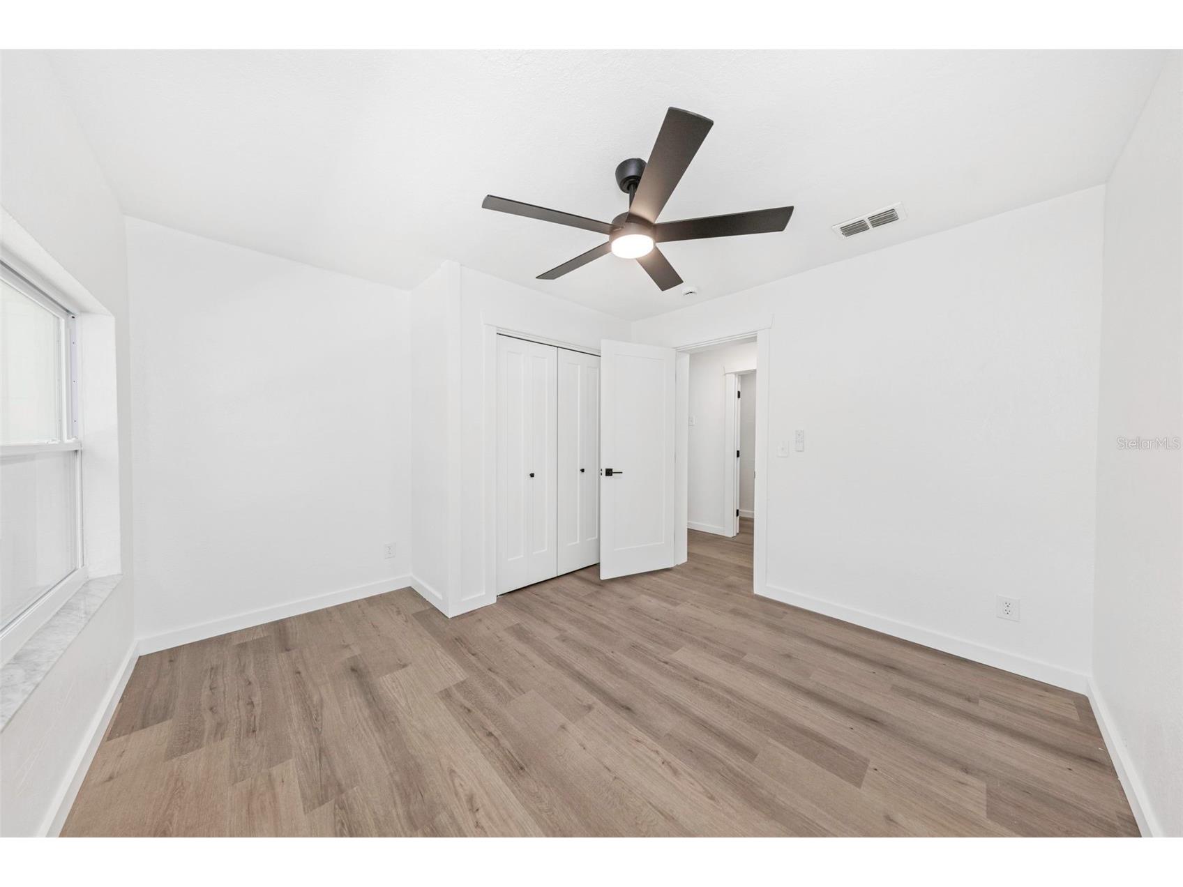 653 64th Avenue S Saint Petersburg FL 33705 TB8498543 image25