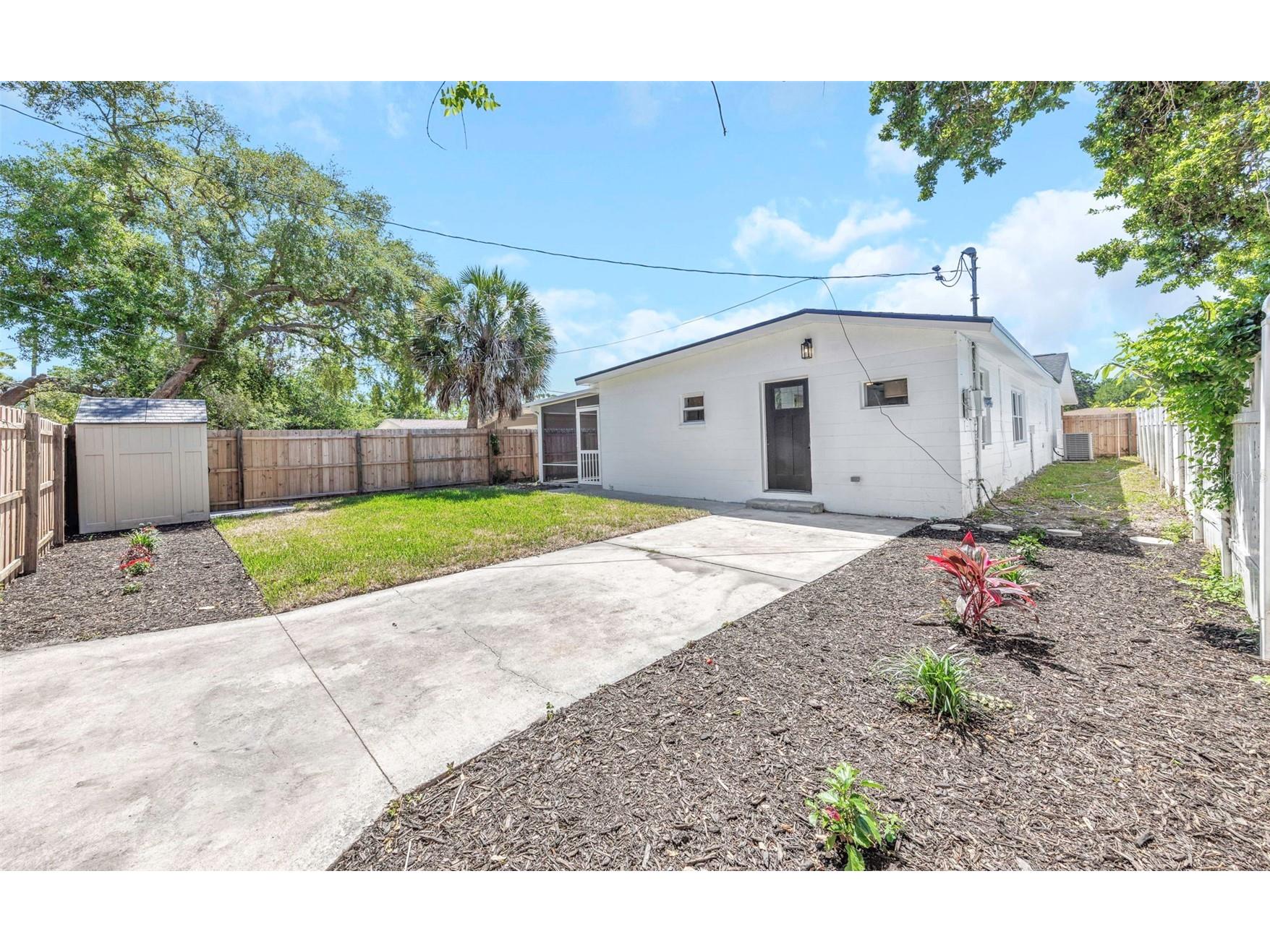 653 64th Avenue S Saint Petersburg FL 33705 TB8498543 image28