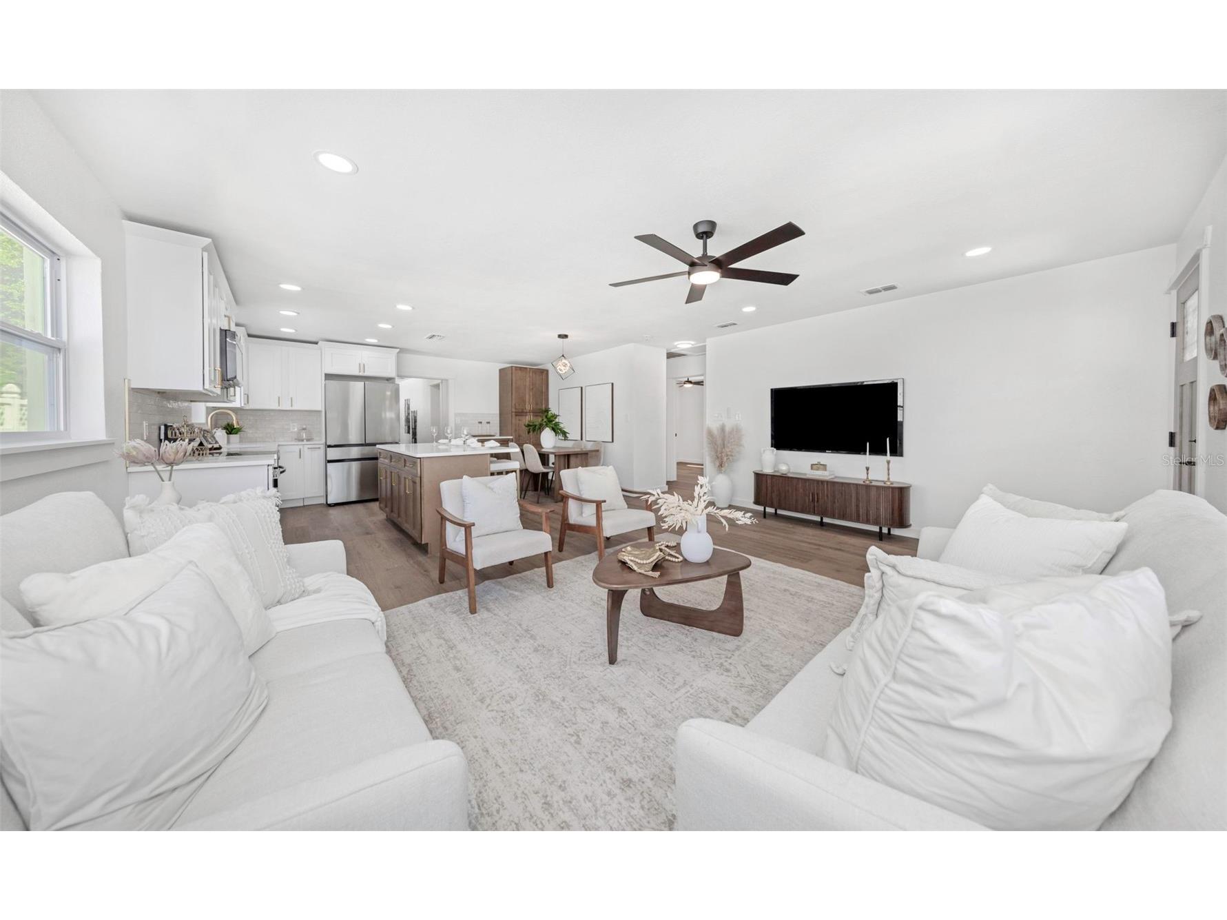 653 64th Avenue S Saint Petersburg FL 33705 TB8498543 image3