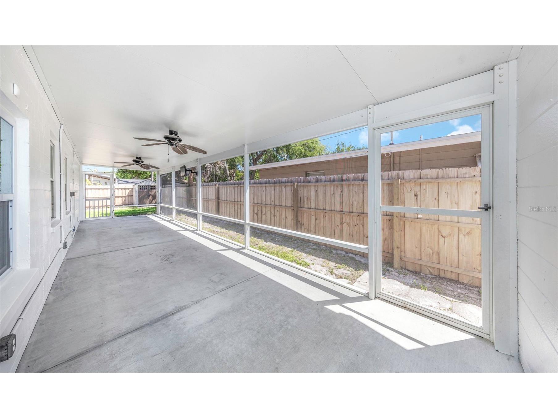 653 64th Avenue S Saint Petersburg FL 33705 TB8498543 image32