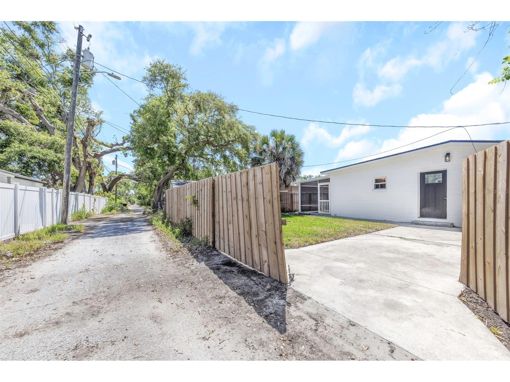653 64th Avenue S Saint Petersburg FL 33705 TB8498543 image33
