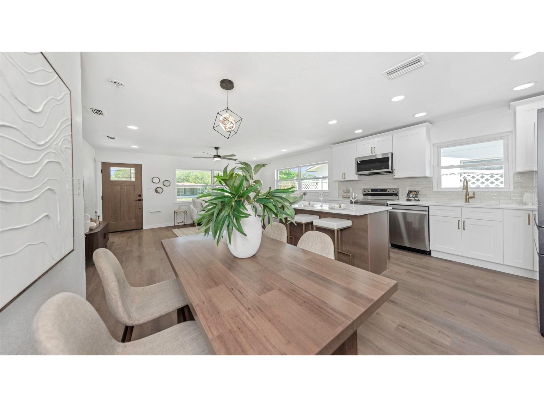 653 64th Avenue S Saint Petersburg FL 33705 TB8498543 image8