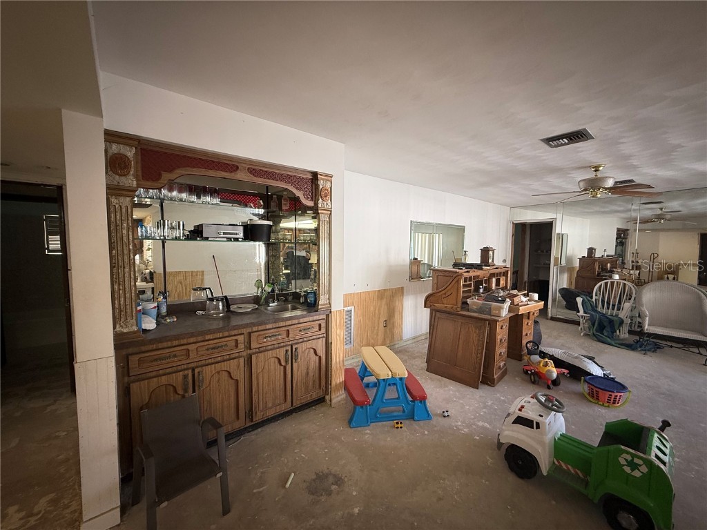 653 Bayshore Drive Tarpon Springs FL 34689 TB8450233 image10