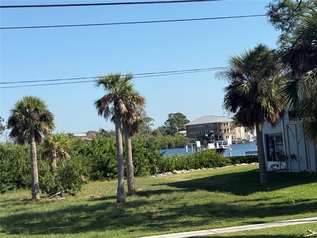 653 Bayshore Drive Tarpon Springs FL 34689 TB8450233 image3