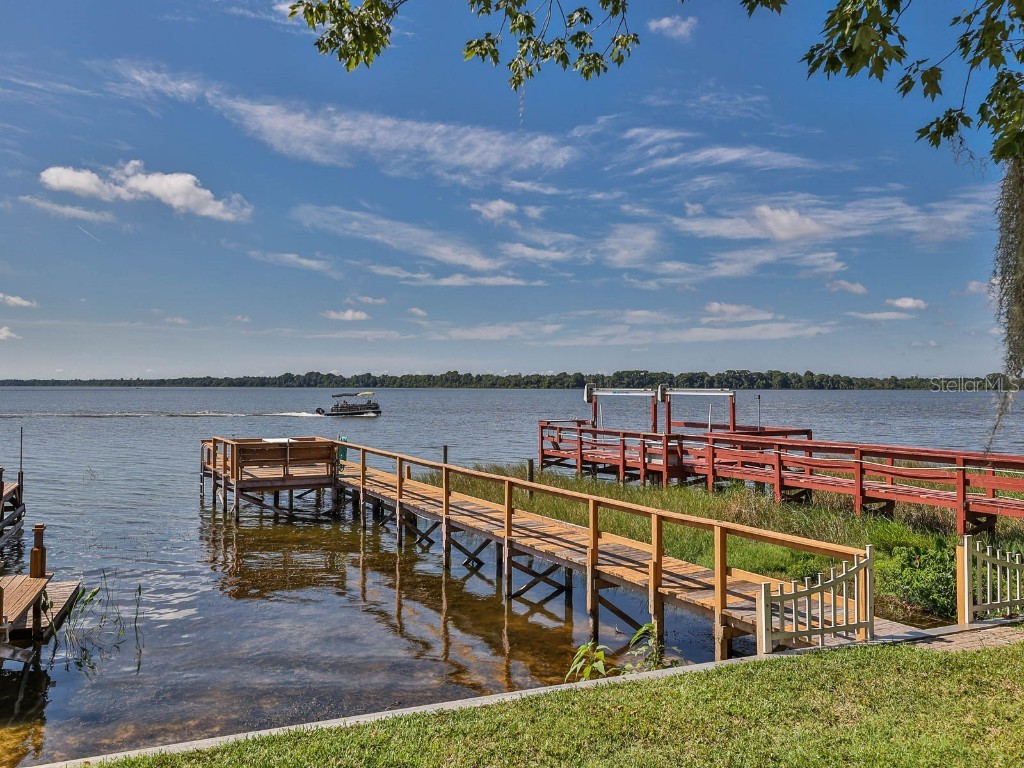 653 Sinclair Circle Tavares FL 32778 - LAKE DORA G5070082 image1