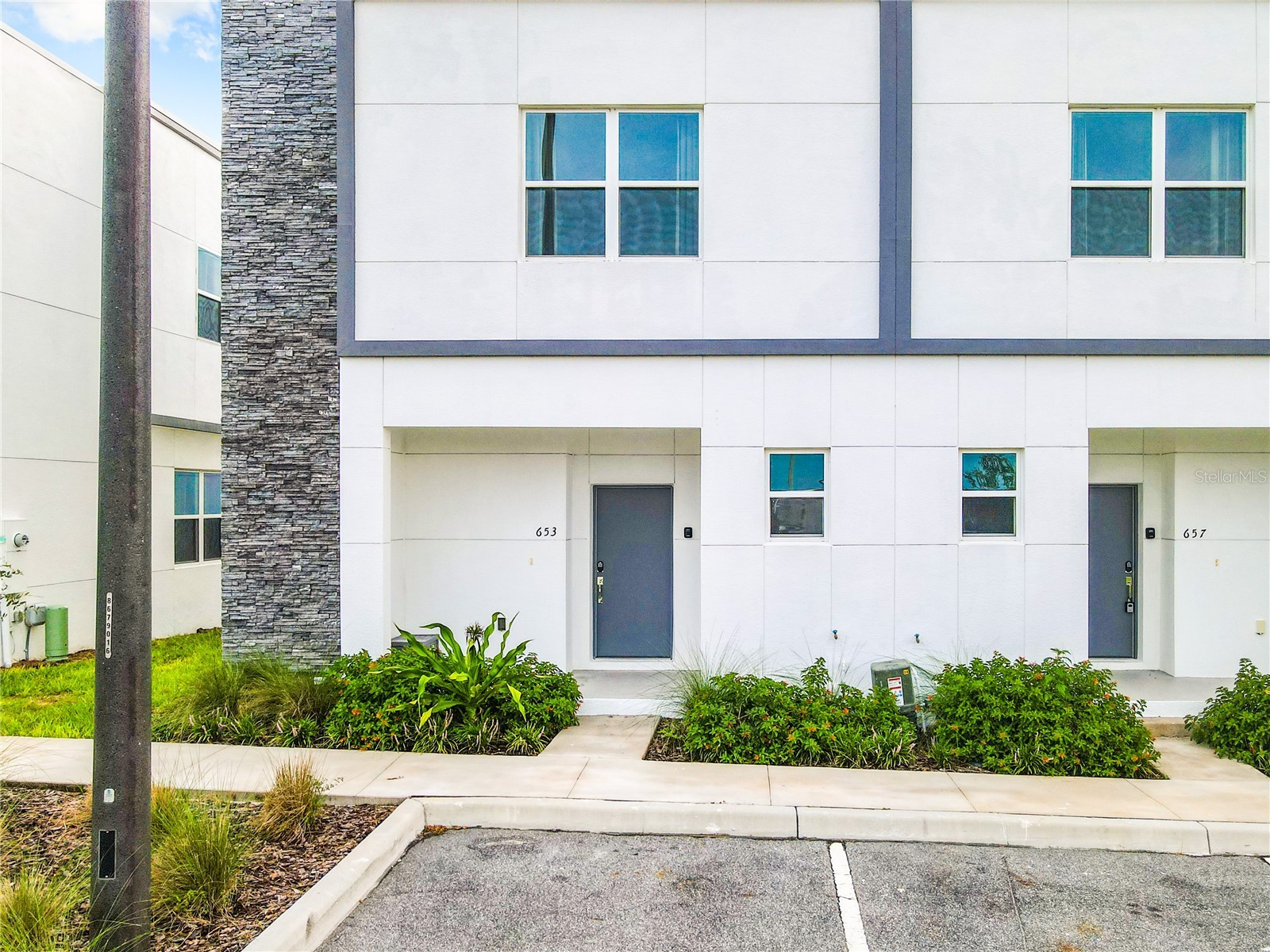 653 Trikomo Drive Davenport FL 33896 O6387197 image2