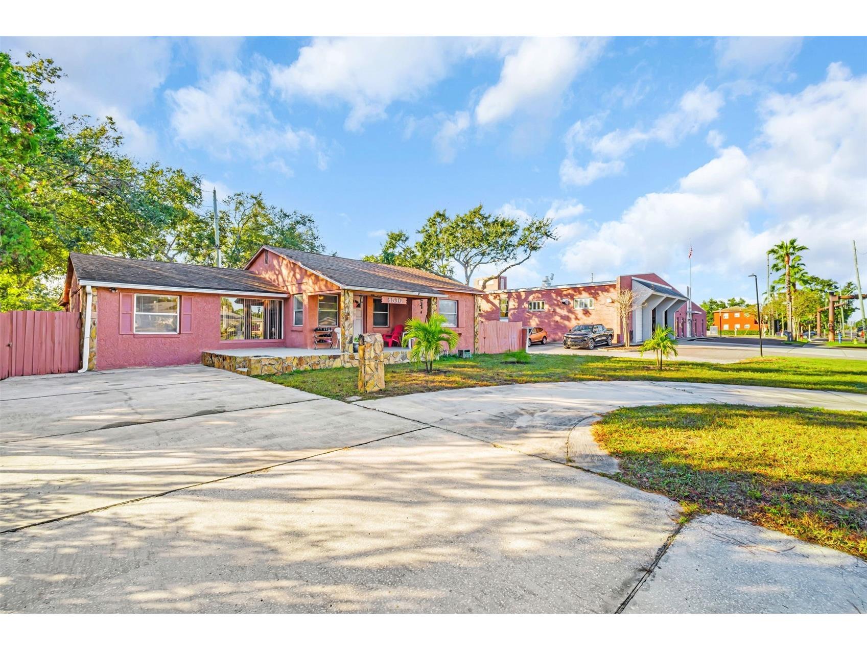 6530 5th Avenue N Saint Petersburg FL 33710 TB8458654 image1
