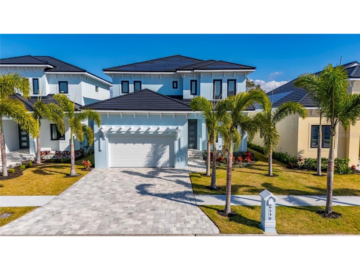 6530 Simone Shores Circle Apollo Beach FL 33572 - ST. CRUEX CANAL TB8390462 image1