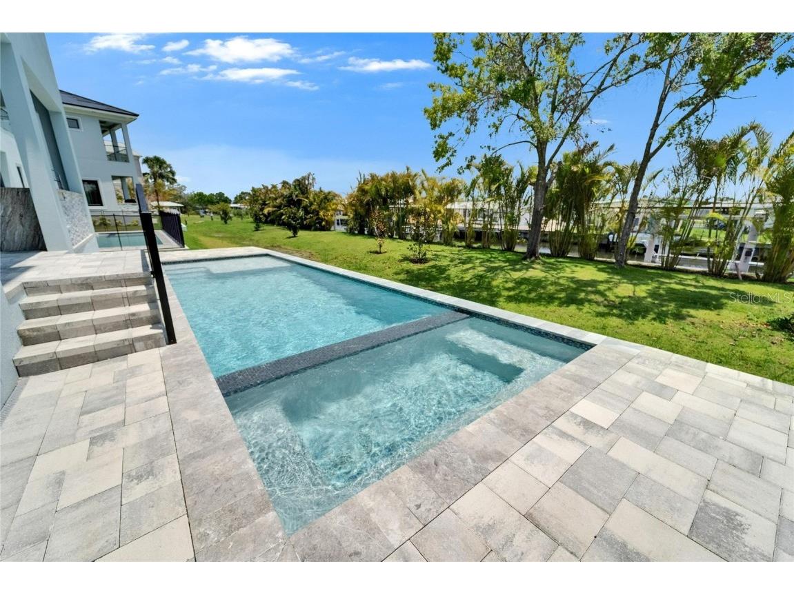 6530 Simone Shores Circle Apollo Beach FL 33572 - ST. CRUEX CANAL TB8390462 image3