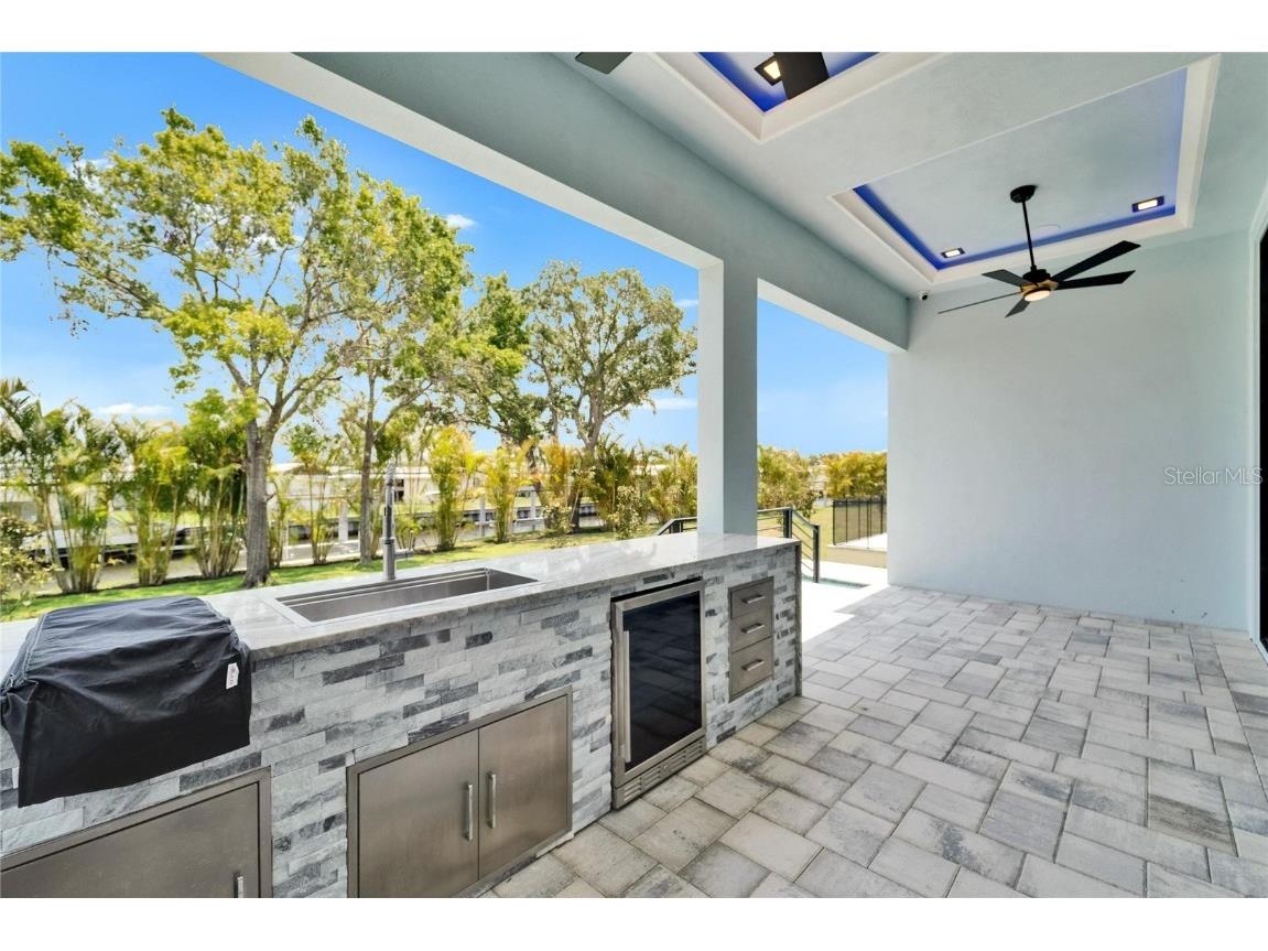 6530 Simone Shores Circle Apollo Beach FL 33572 - ST. CRUEX CANAL TB8390462 image5