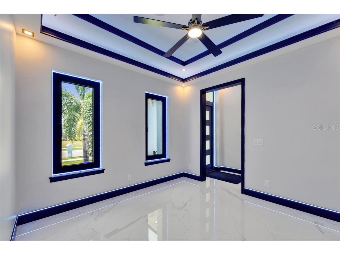 6530 Simone Shores Circle Apollo Beach FL 33572 - ST. CRUEX CANAL TB8390462 image8