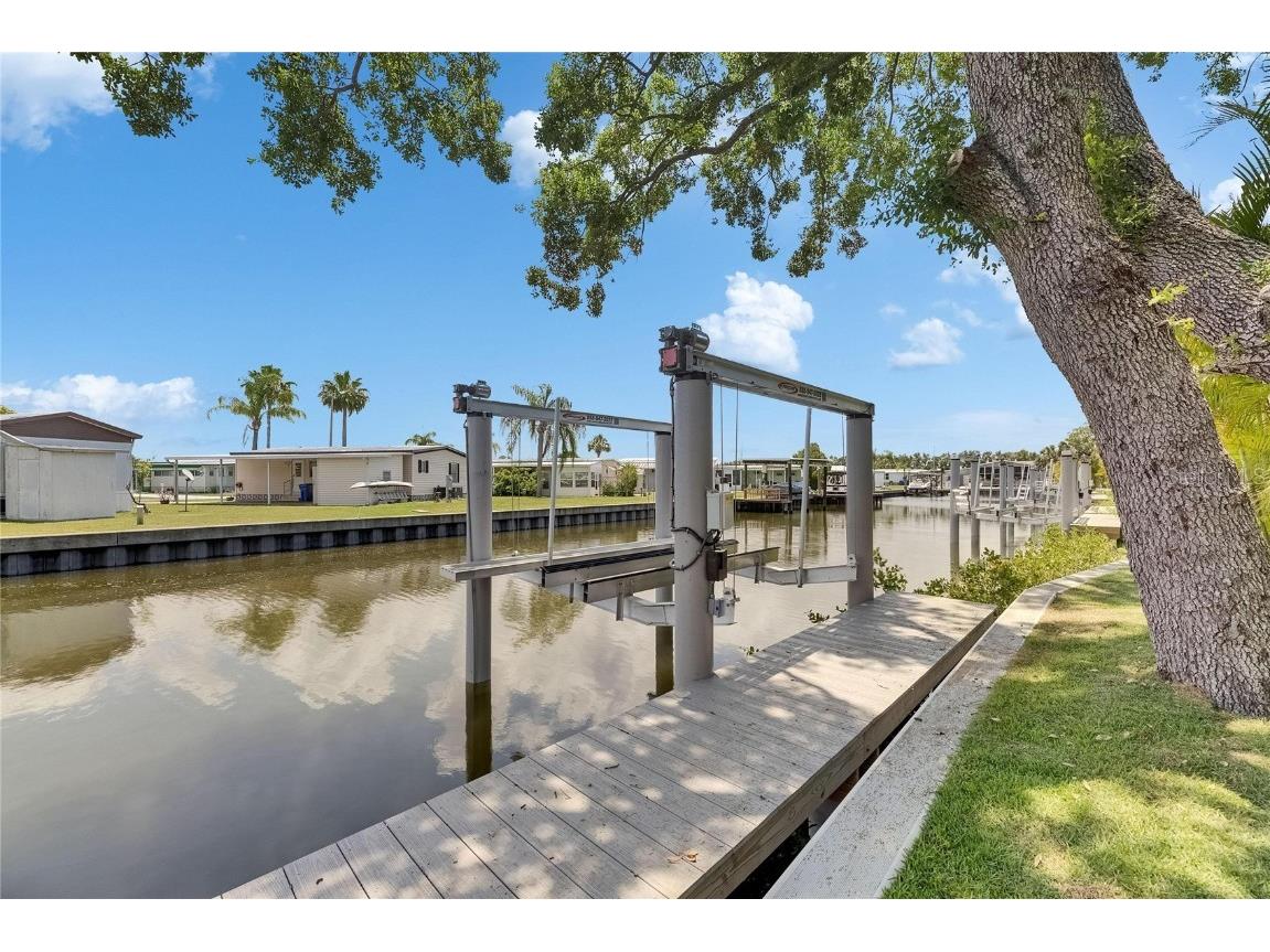 6532 Simone Shores Circle Apollo Beach FL 33572 - ST. CRUEX CANAL TB8390546 image3