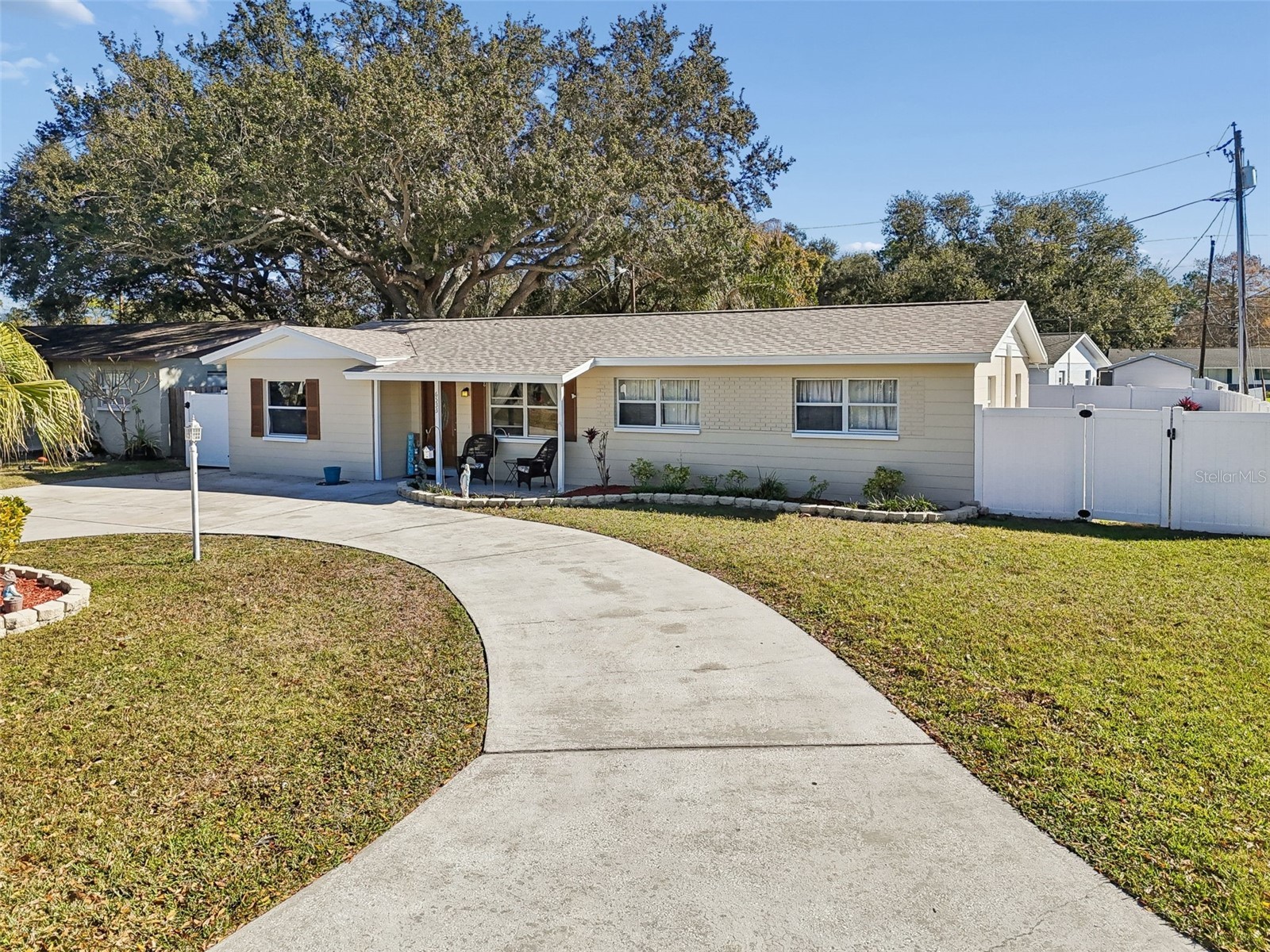 6533 26th Street N Saint Petersburg FL 33702 TB8470528 image1