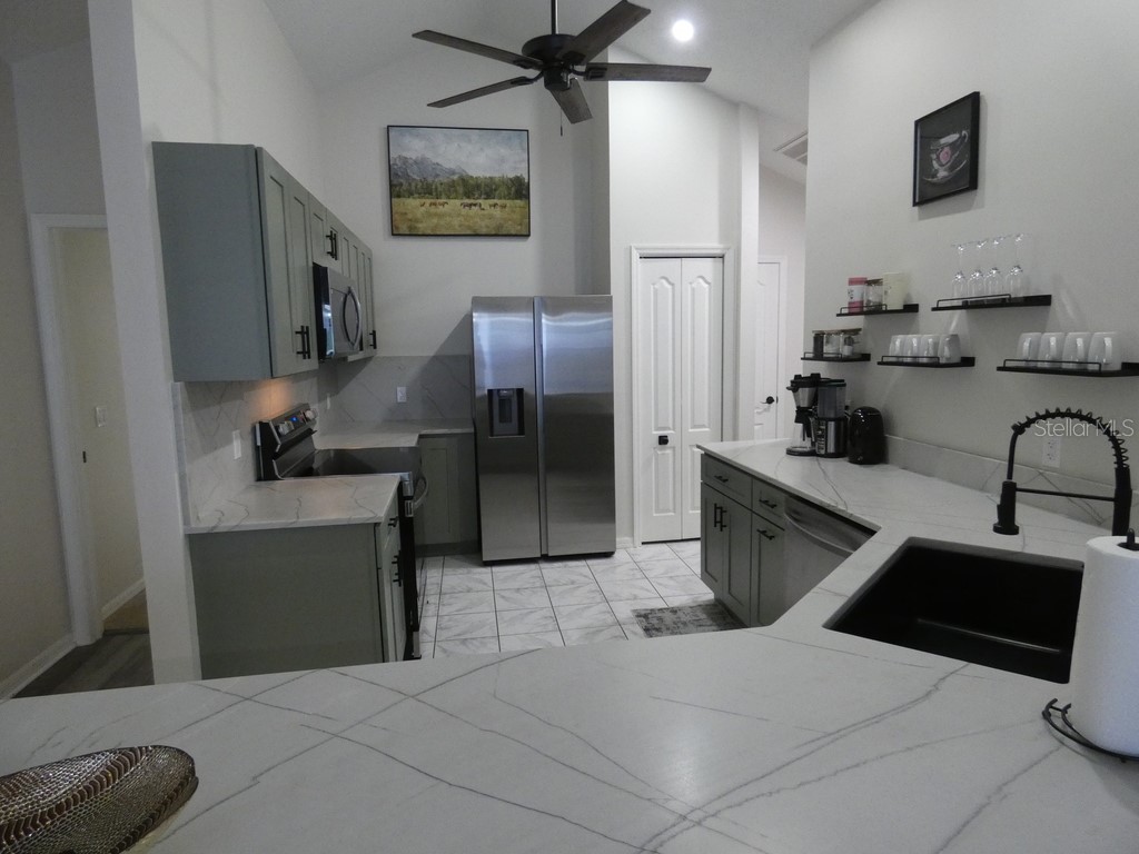 6534 Foxmoor Drive Zephyrhills FL 33542 W7878857 image2