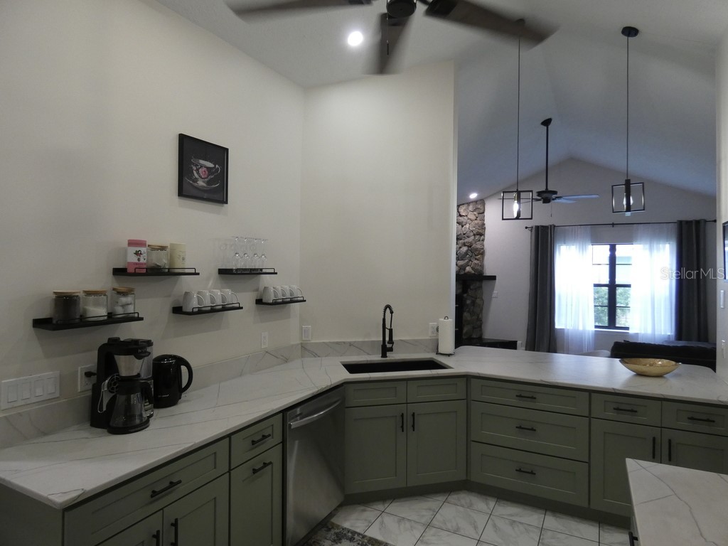 6534 Foxmoor Drive Zephyrhills FL 33542 W7878857 image4