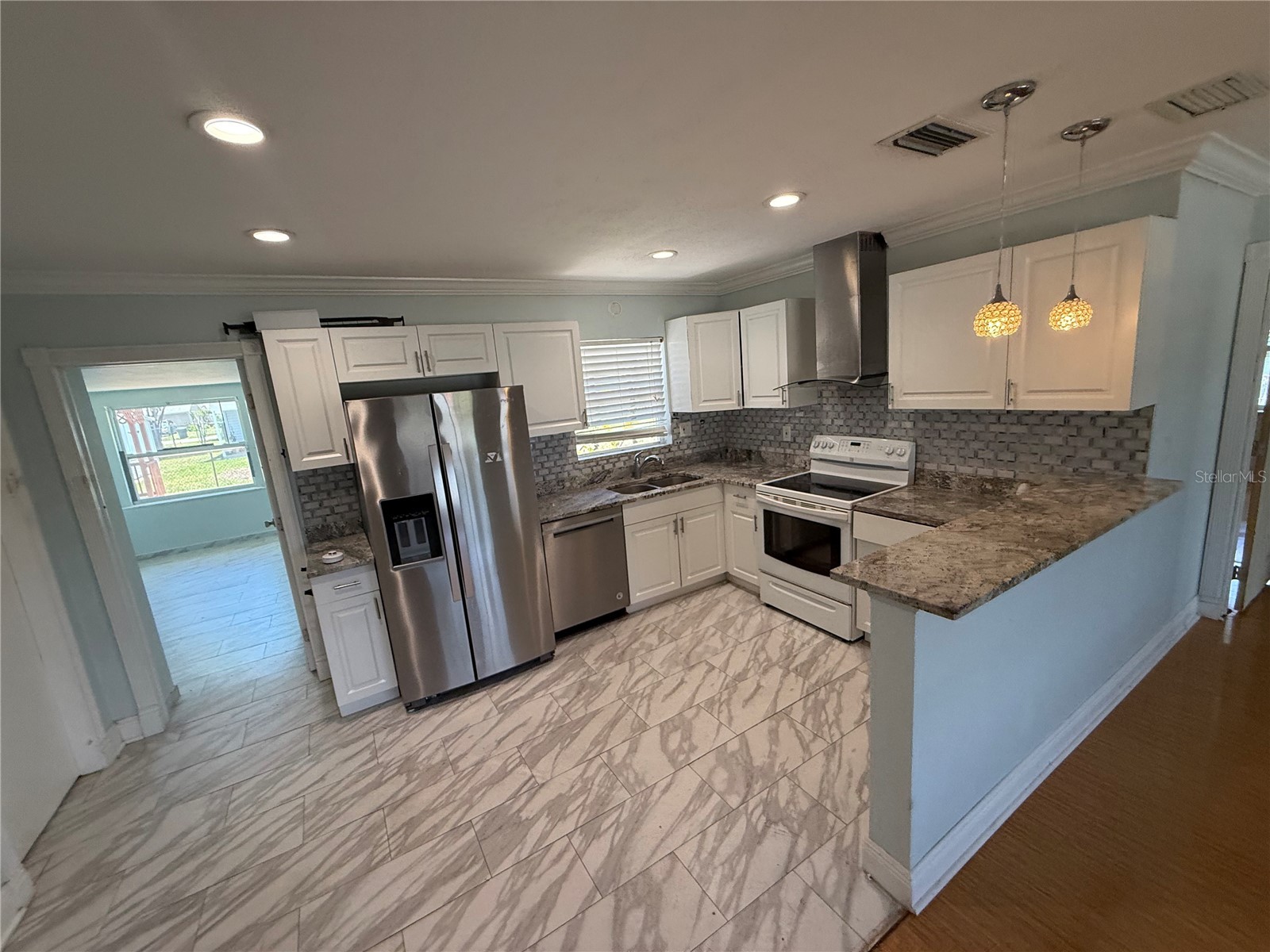 6535 16th Street N Saint Petersburg FL 33702 TB8514001 image4