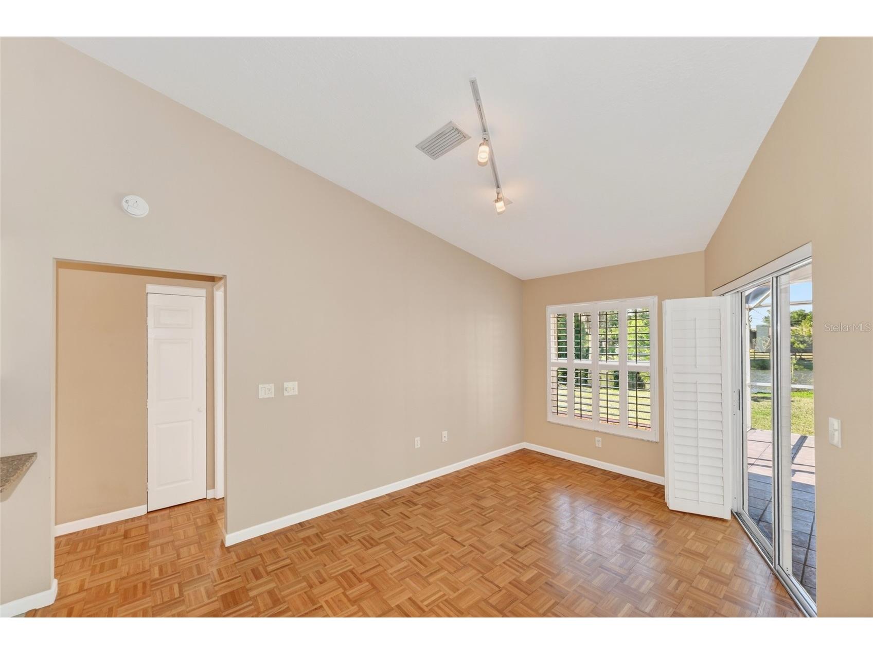 6535 Canary Street Sarasota FL 34241 - ON GOLDEN A4690621 image13