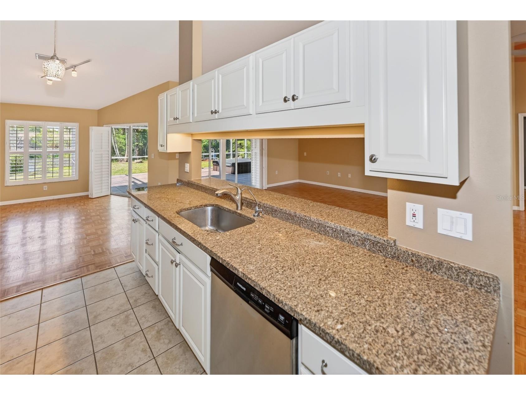 6535 Canary Street Sarasota FL 34241 - ON GOLDEN A4690621 image18