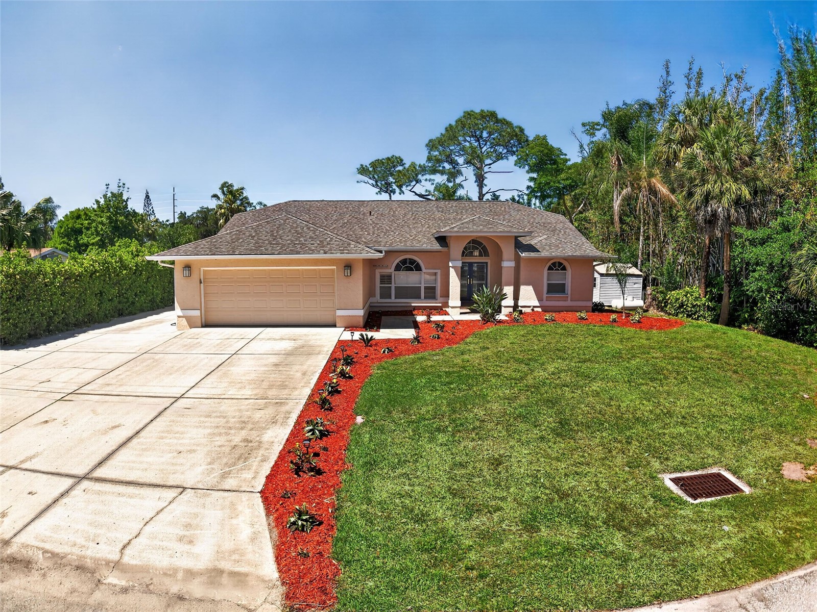 6535 Canary Street Sarasota FL 34241 - ON GOLDEN A4690621 image3