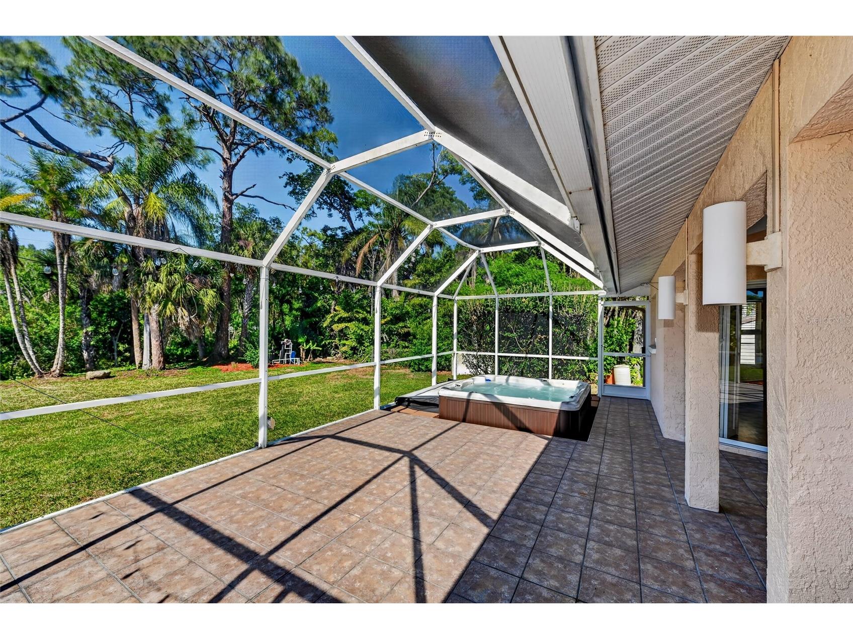 6535 Canary Street Sarasota FL 34241 - ON GOLDEN A4690621 image32