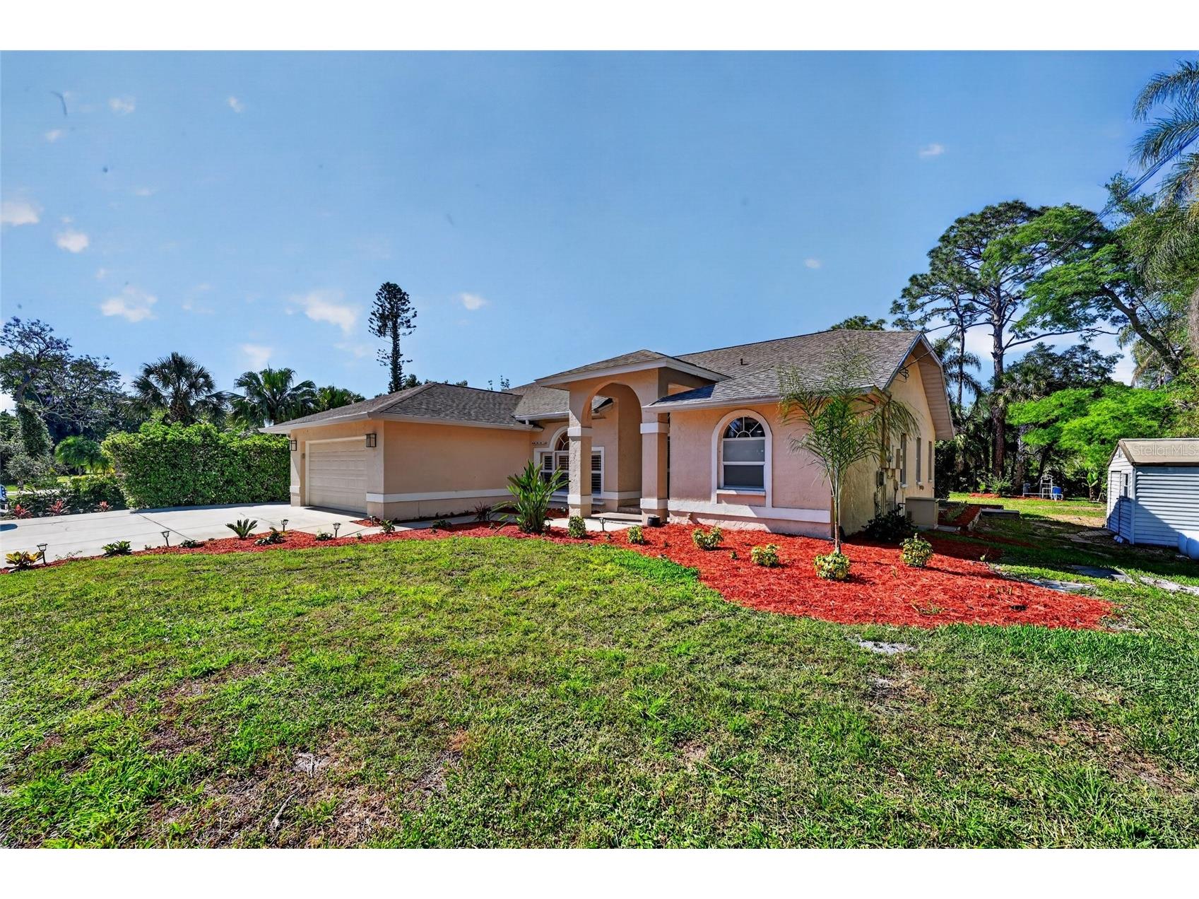 6535 Canary Street Sarasota FL 34241 - ON GOLDEN A4690621 image41