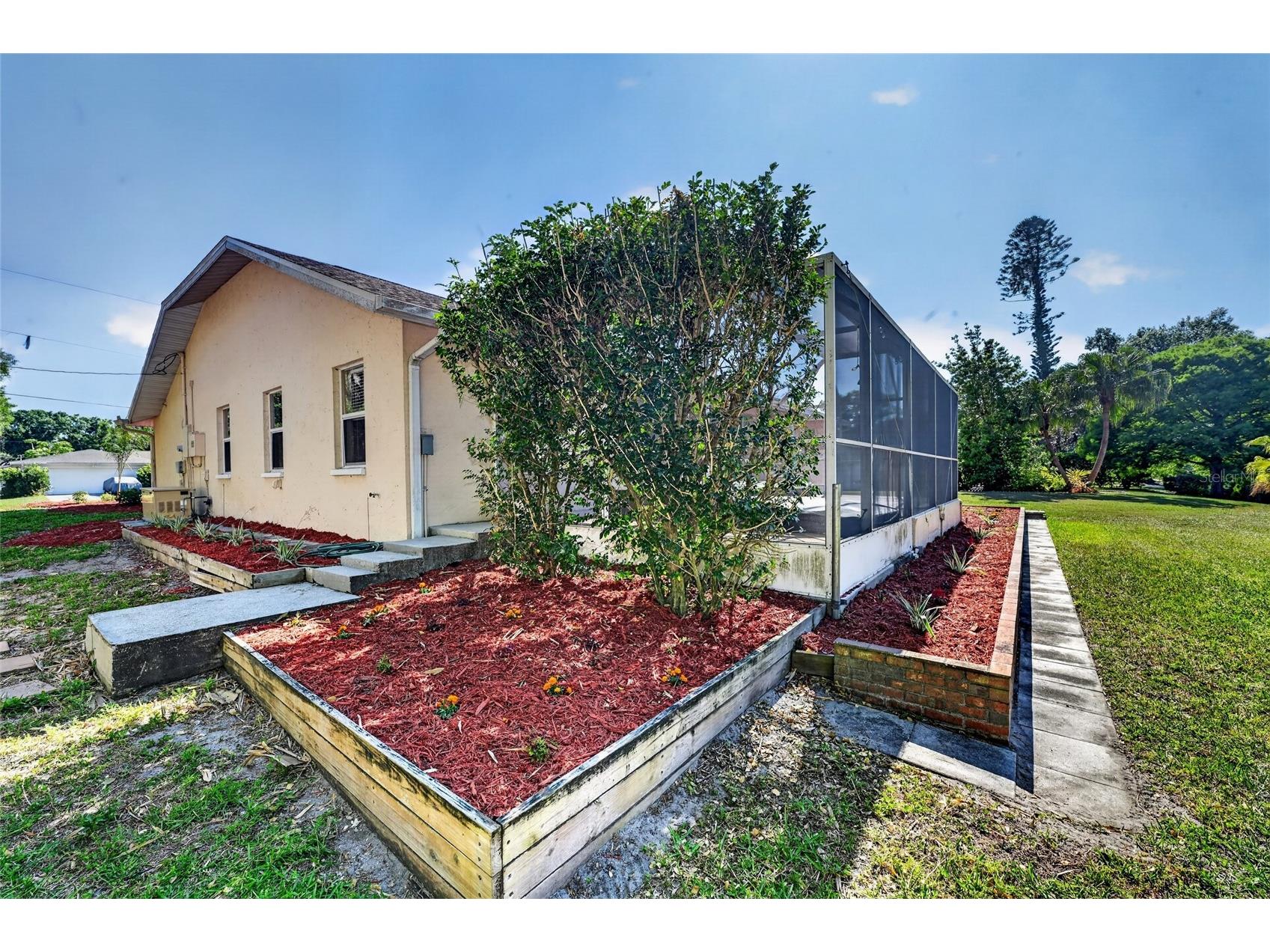 6535 Canary Street Sarasota FL 34241 - ON GOLDEN A4690621 image44