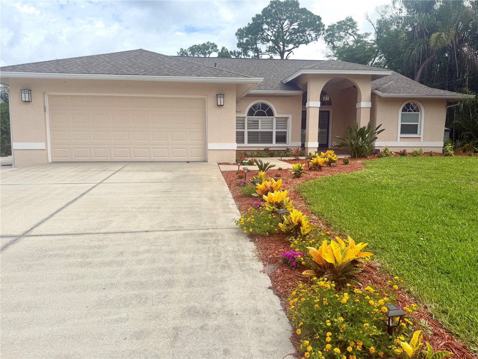 6535 Canary Street Sarasota FL 34241 - ON GOLDEN A4698749 image1