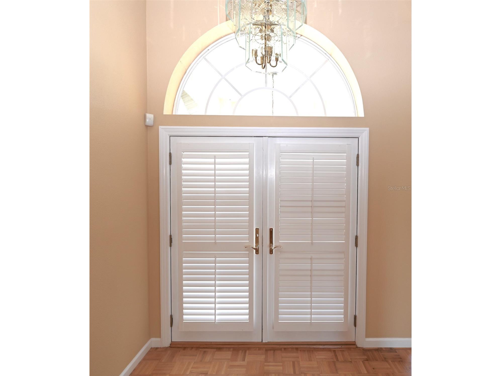 6535 Canary Street Sarasota FL 34241 - ON GOLDEN A4698749 image2