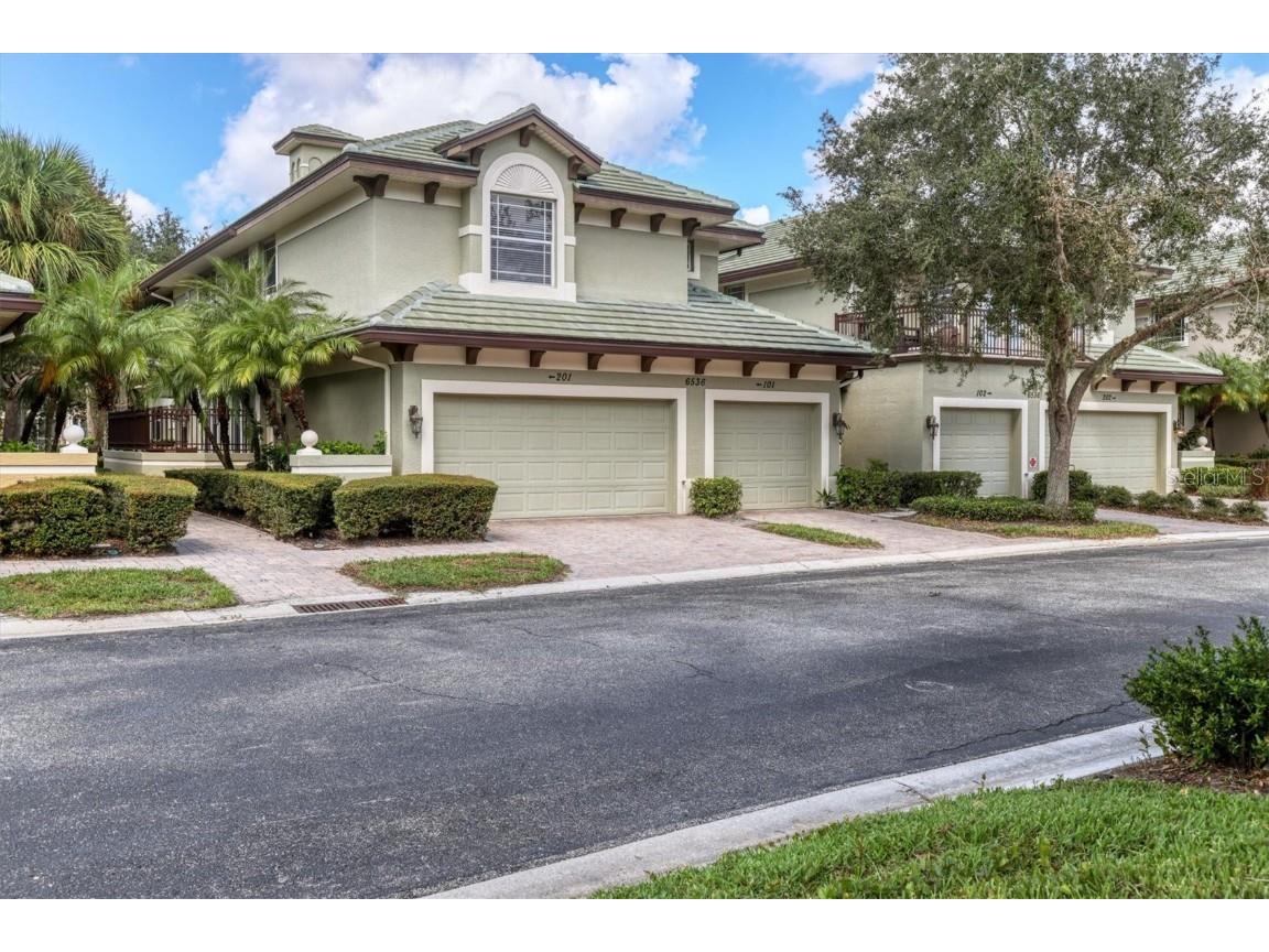 6536 Moorings Point Circle #101 Lakewood Ranch FL 34202 - LAKE UIHLEIN A4585672 image1