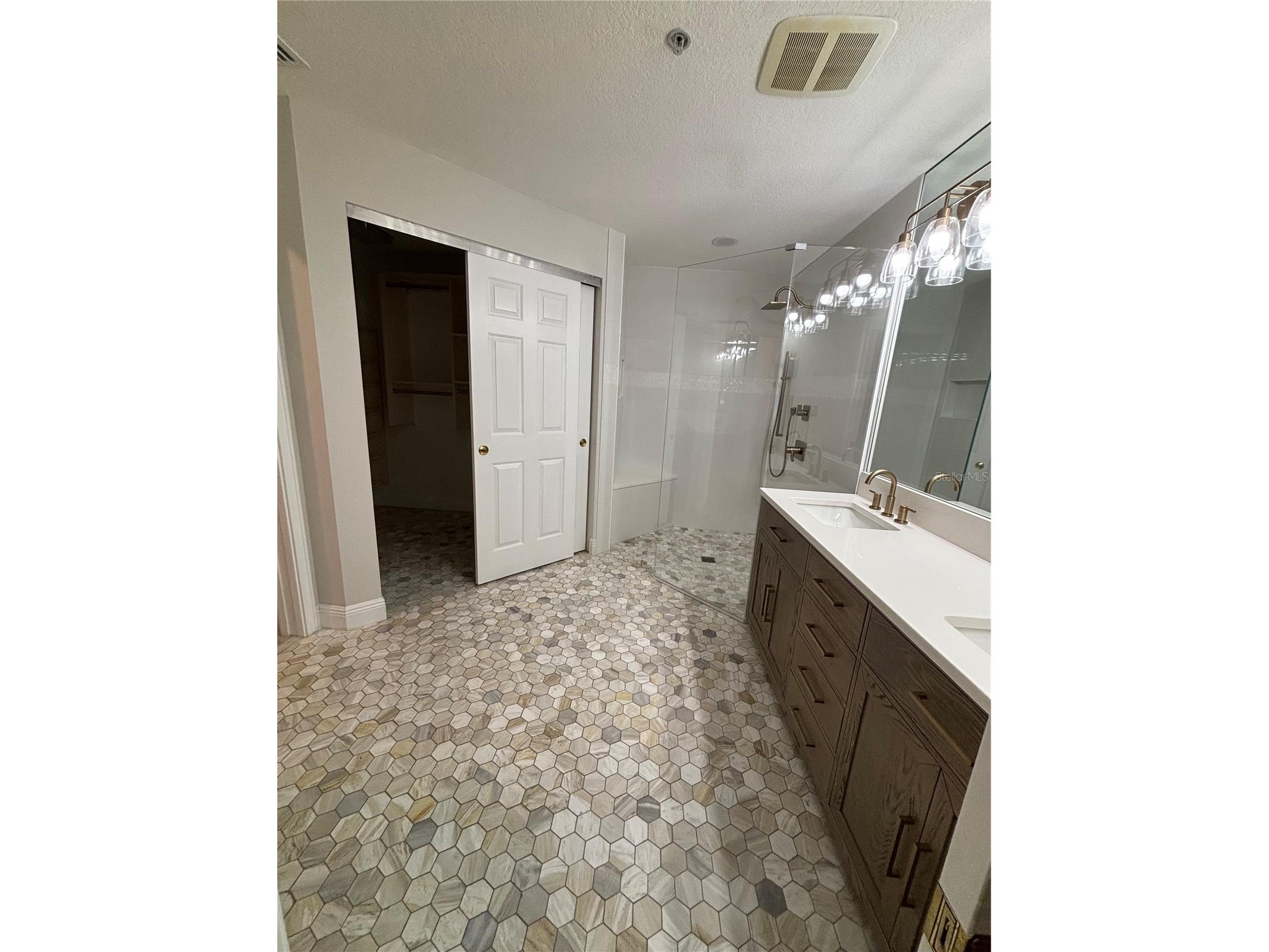 6536 Moorings Point Circle #101 Lakewood Ranch FL 34202 A4693212 image25