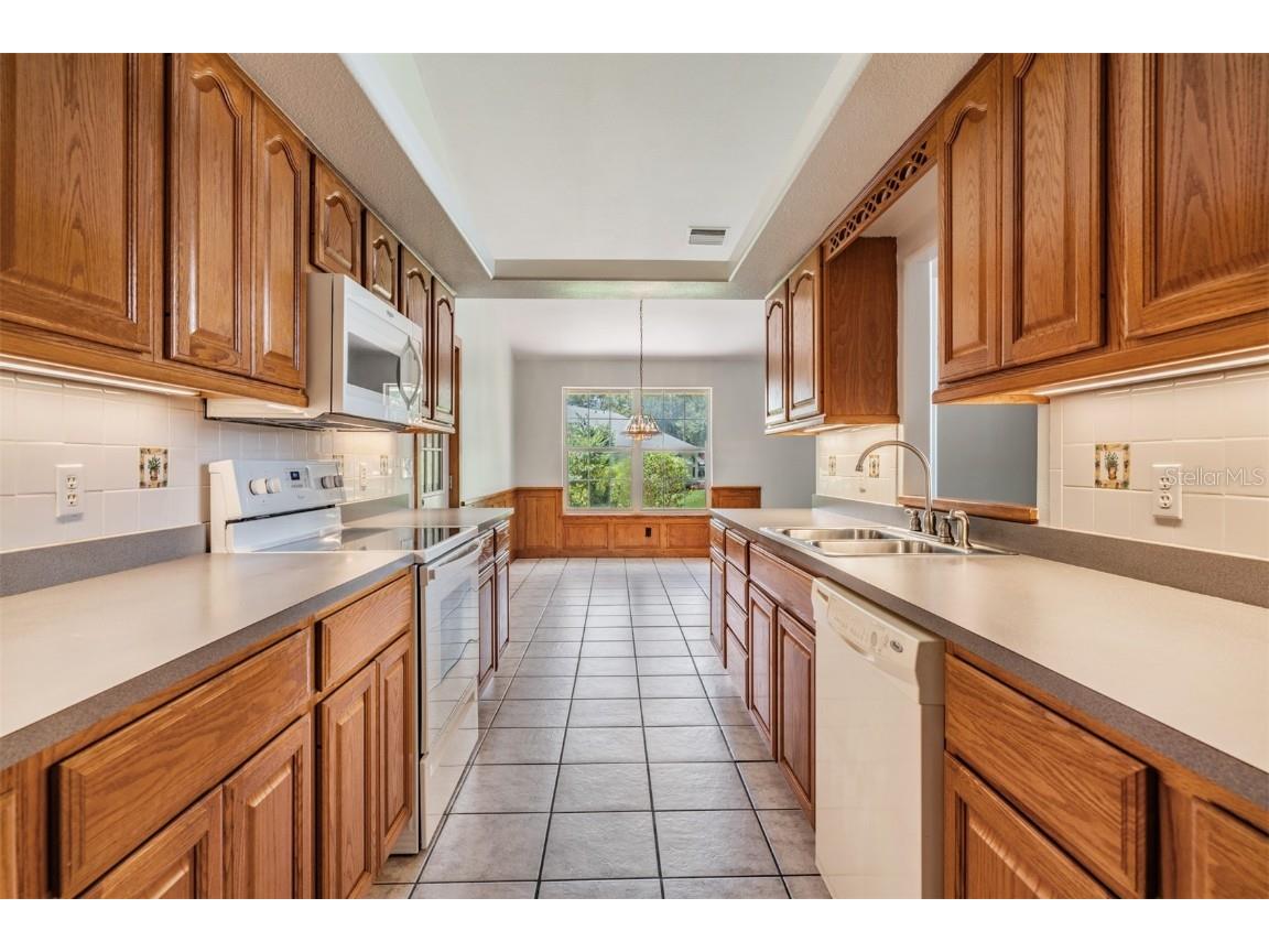 6536 Northlake Drive Zephyrhills FL 33542 T3545068 image8