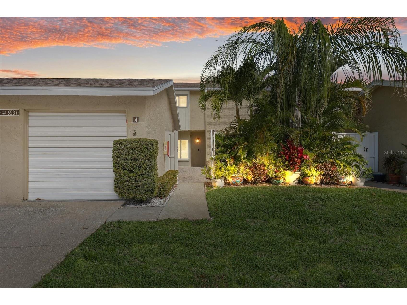 6537 Cape Hatteras Way NE #4 Saint Petersburg FL 33702 - BAYOU GRANDE TB8485295 image2