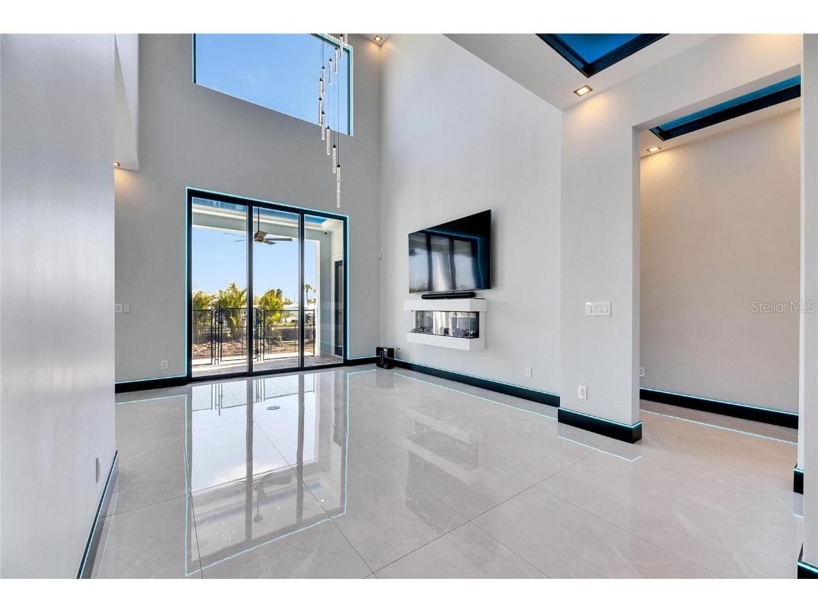 6538 Simone Shores Circle Apollo Beach FL 33572 TB8346840 image21