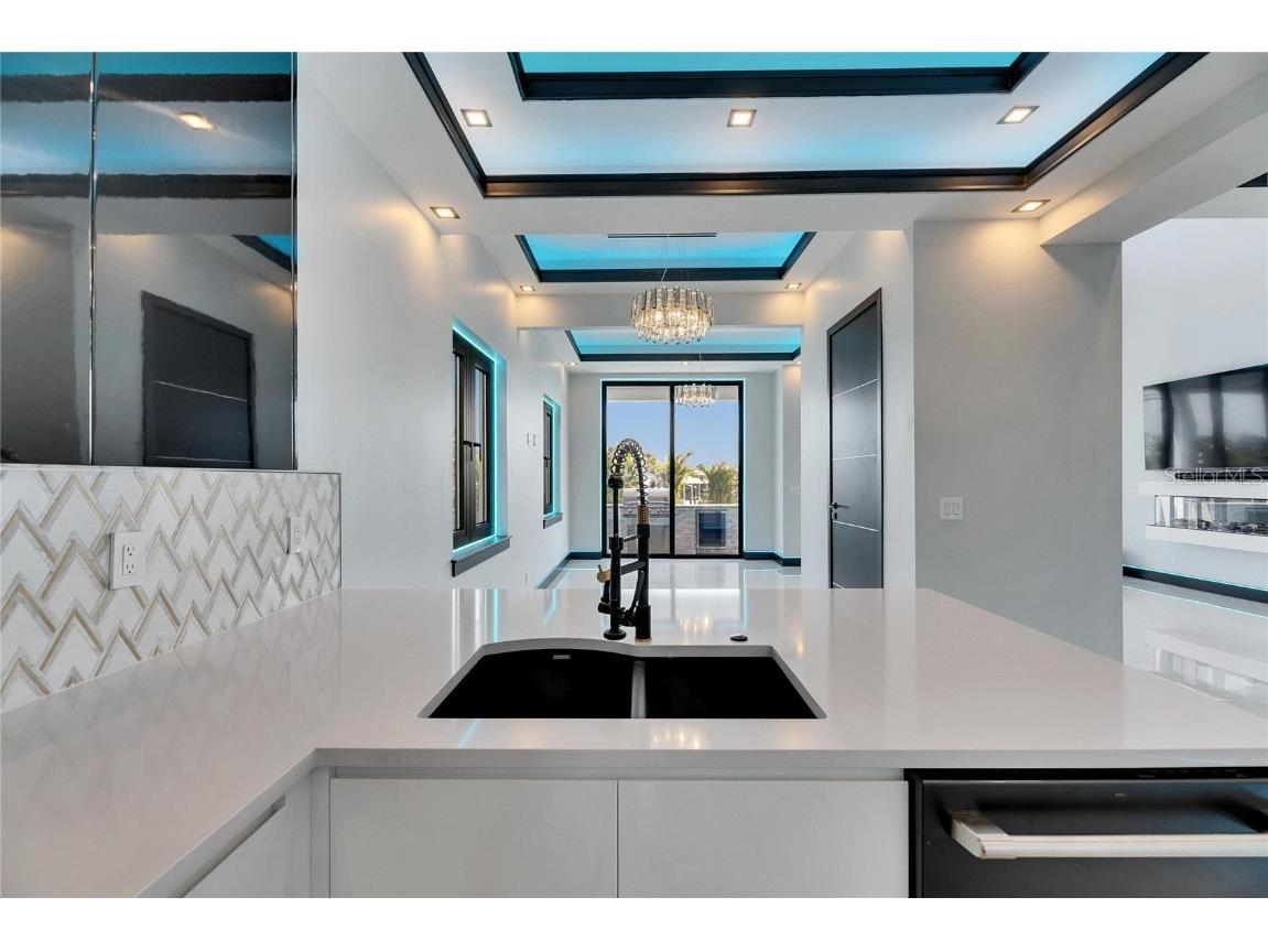 6538 Simone Shores Circle Apollo Beach FL 33572 TB8346840 image30