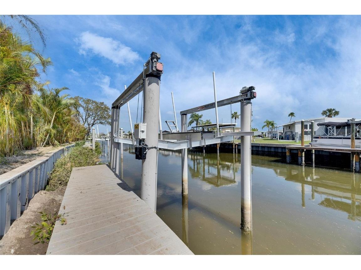 6538 Simone Shores Circle Apollo Beach FL 33572 TB8346840 image4