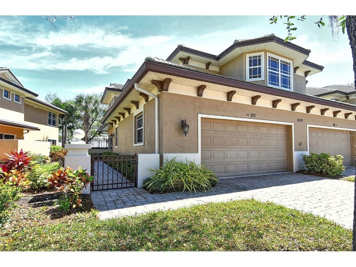6539 Moorings Point Circle #201 Lakewood Ranch FL 34202 - LAKE UIHLEIN A4603911 image1