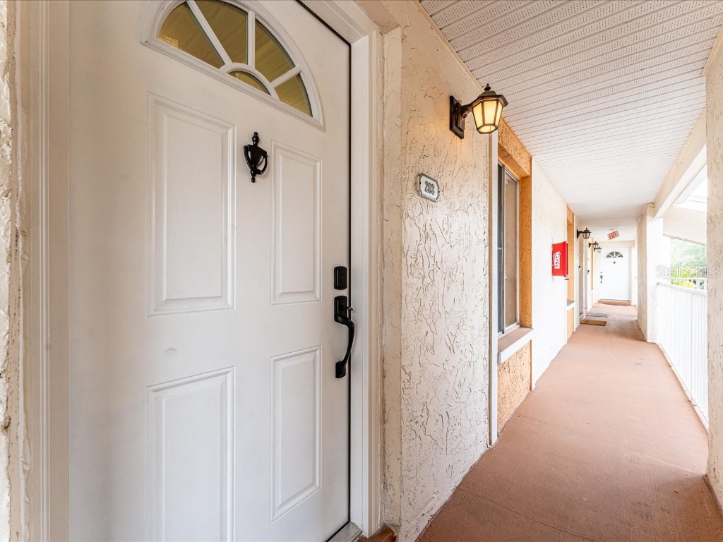 654 100th Avenue N #203 Saint Petersburg FL 33702 U8221418 image1