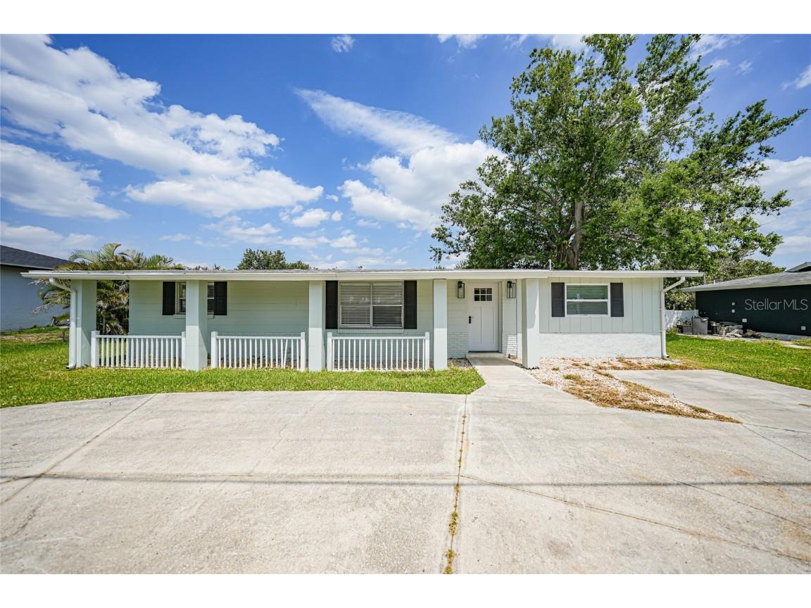 654 Aqui Esta Drive Punta Gorda FL 33950 C7507822 image1