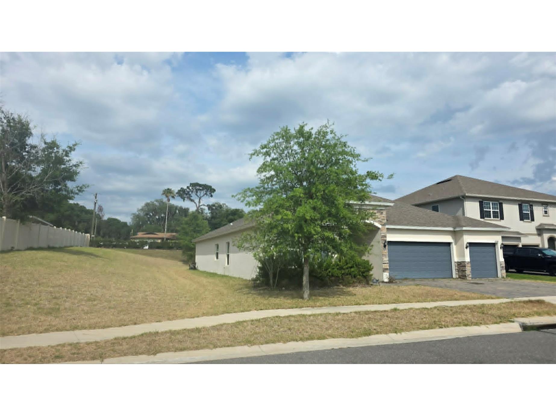 654 Avila Place Howey In The Hills FL 34737 G5112463 image2