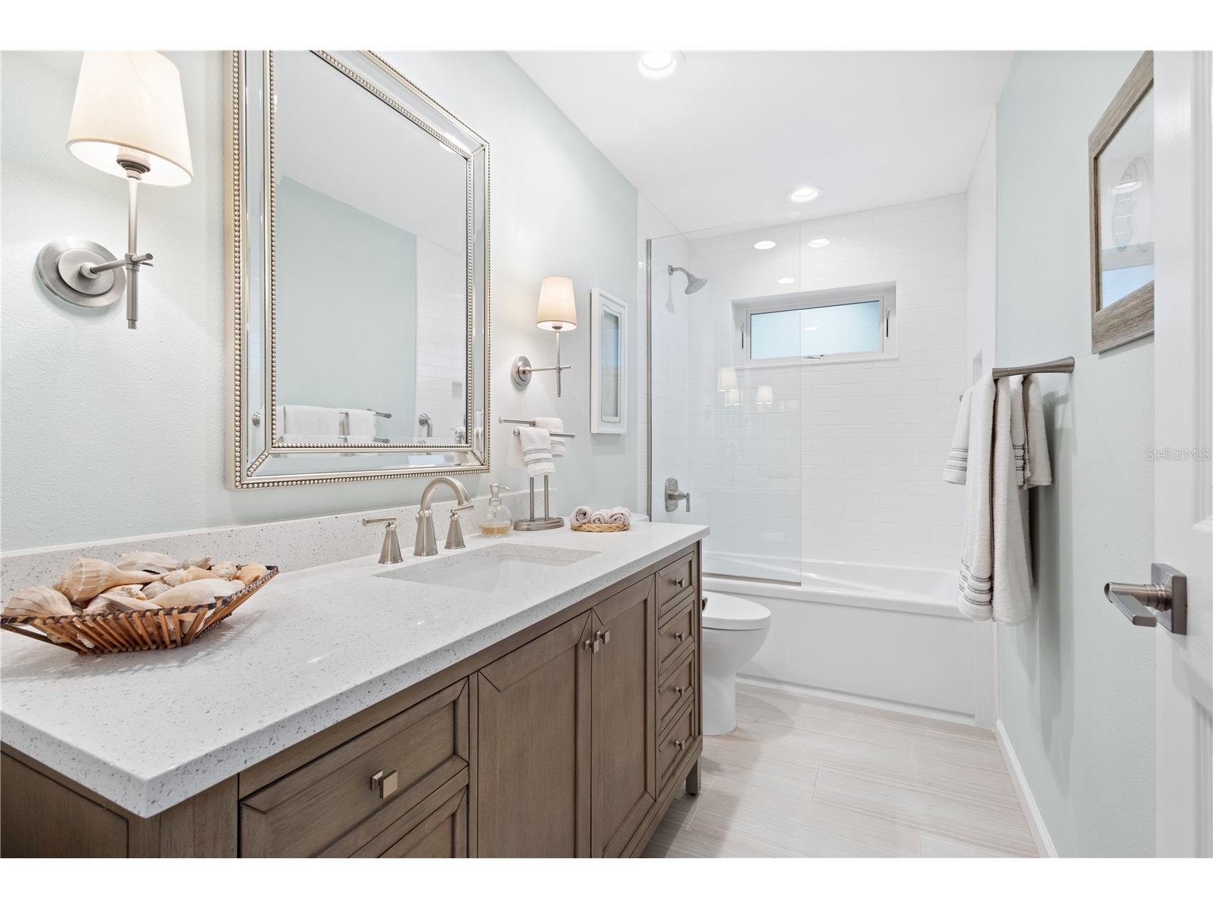 6543 Waterford Circle Sarasota FL 34238 A4696234 image17