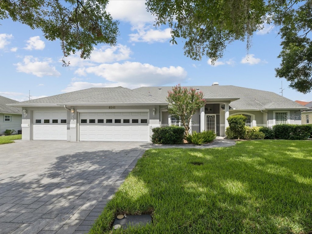 6545 North Lake Drive Zephyrhills FL 33542 W7876796 image1