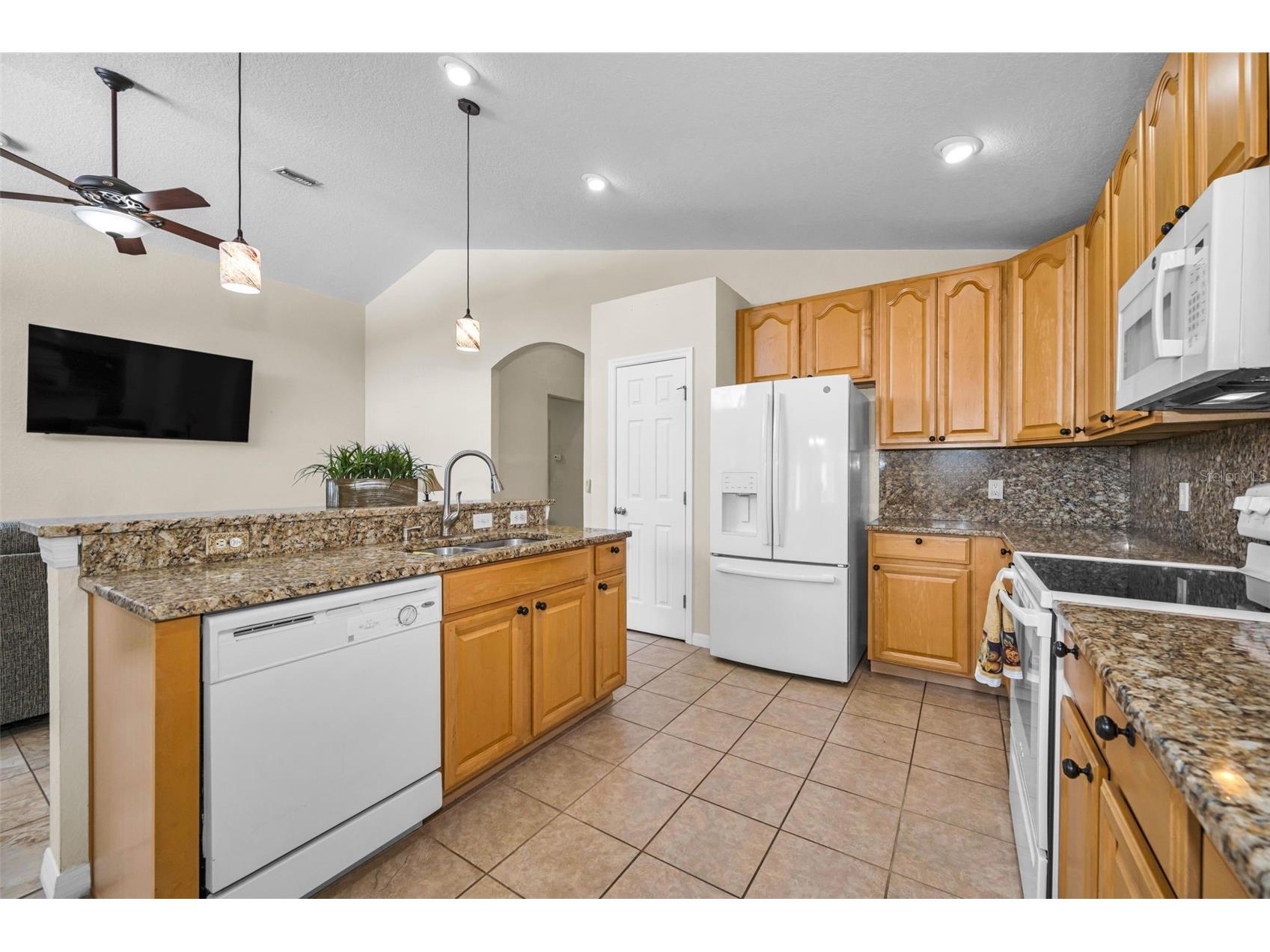6549 Crescent Loop Winter Haven FL 33884 TB8523412 image19