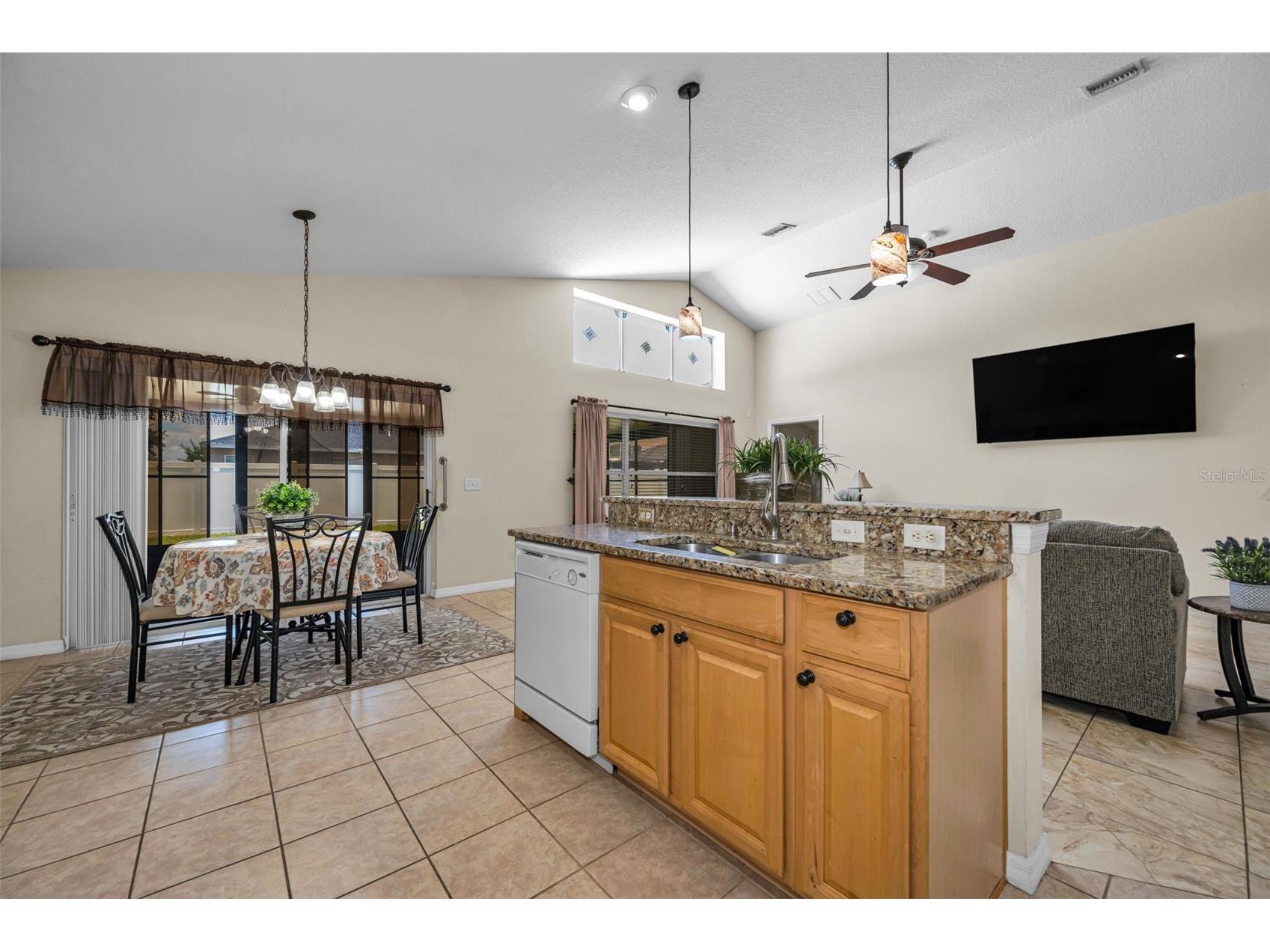6549 Crescent Loop Winter Haven FL 33884 TB8523412 image20