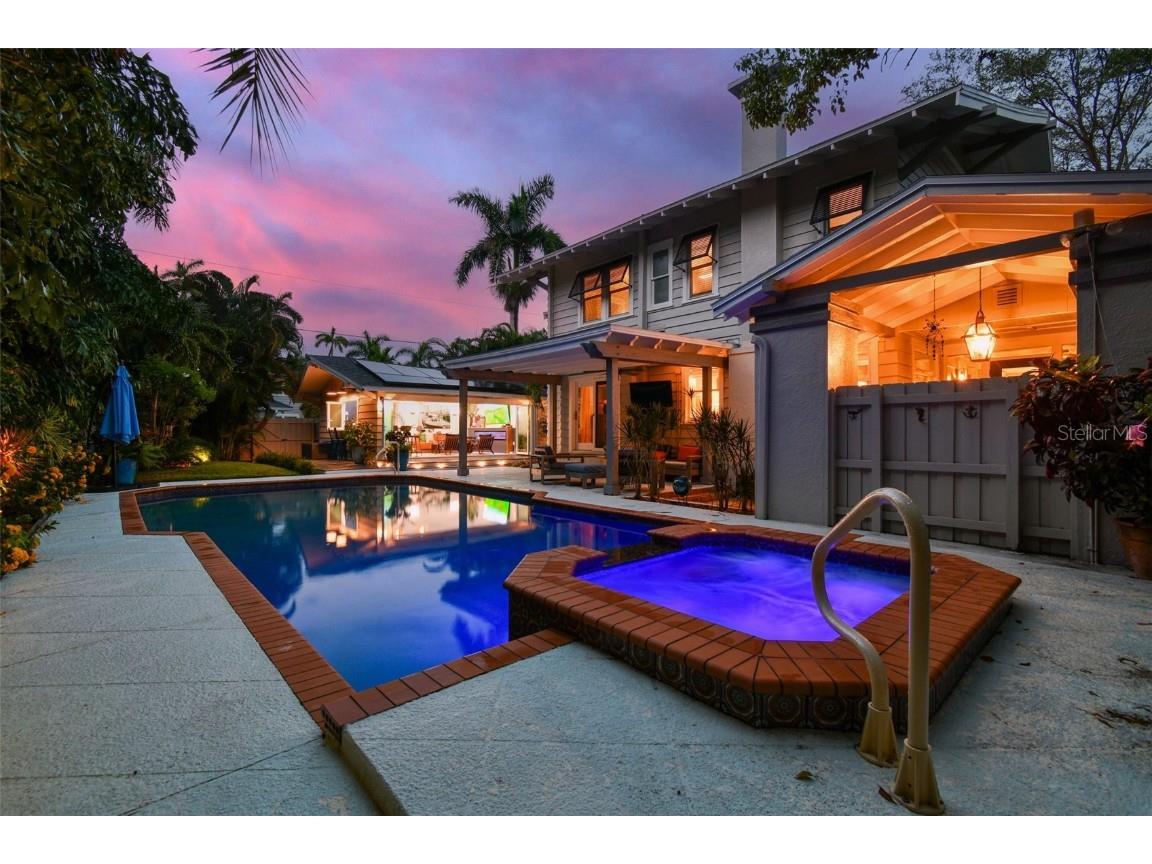 655 16th Avenue NE Saint Petersburg FL 33704 U8210443 image1