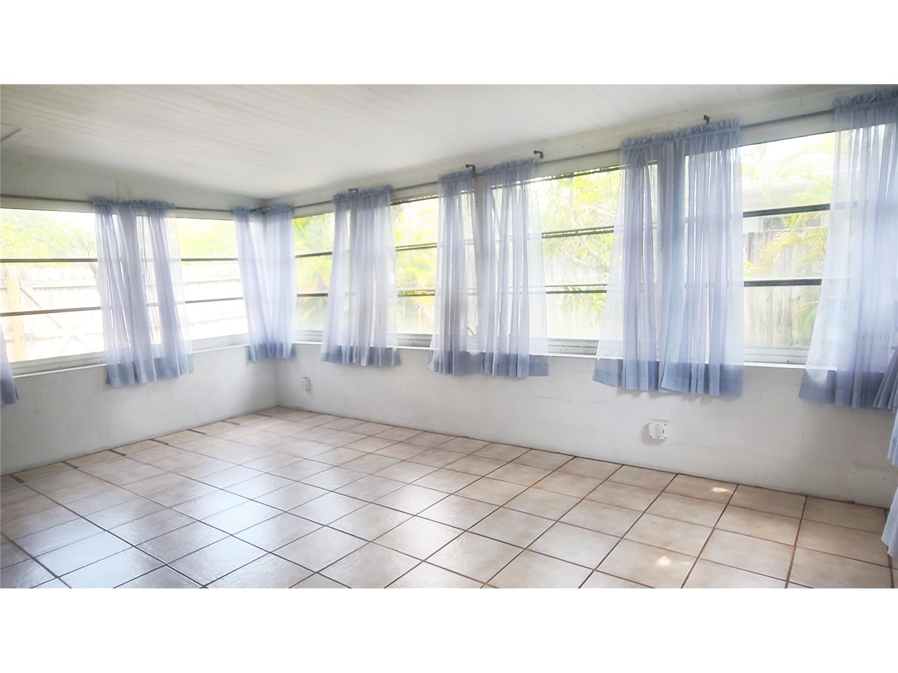 655 42nd Avenue N Saint Petersburg FL 33703 TB8469420 image24