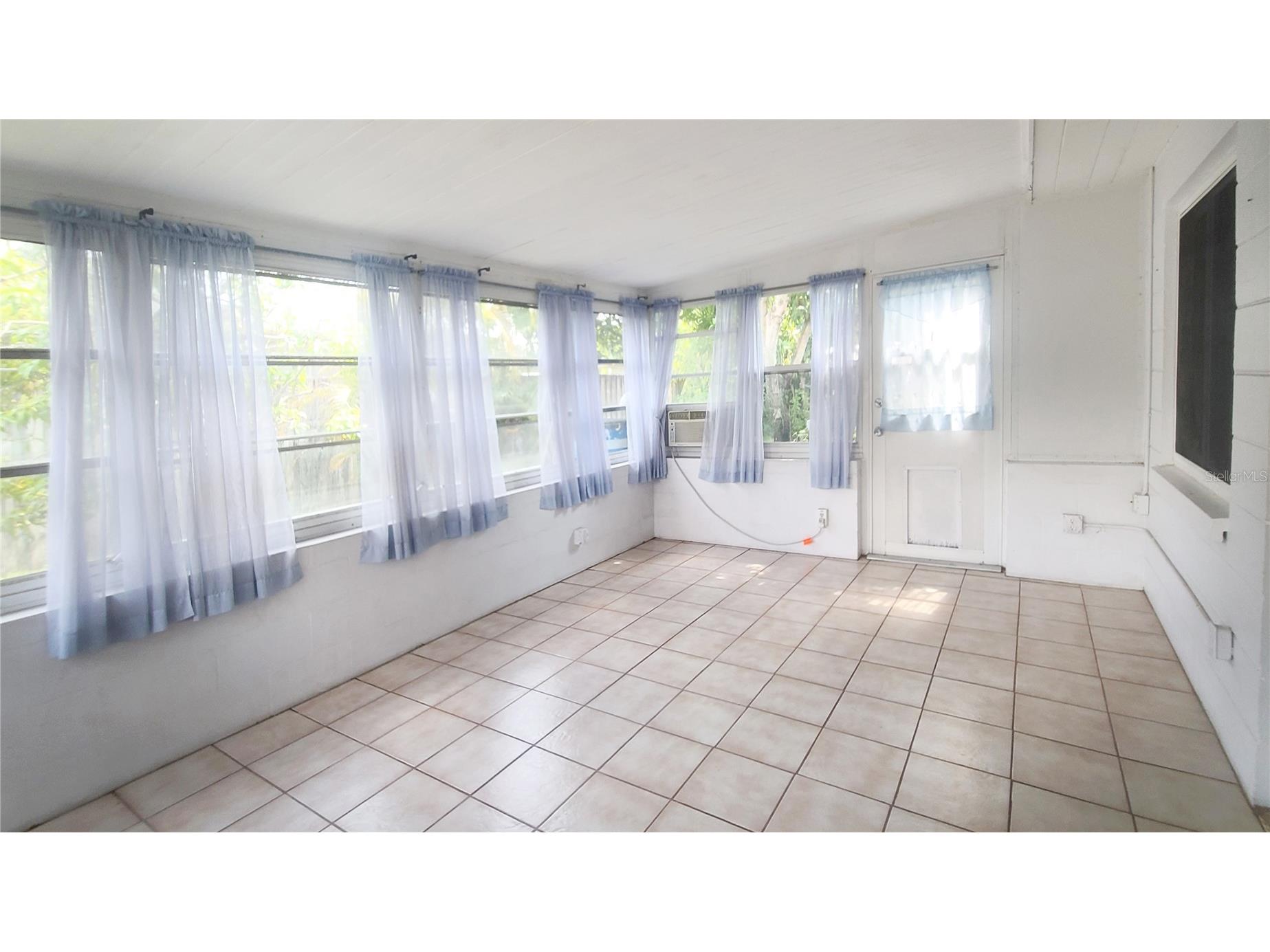 655 42nd Avenue N Saint Petersburg FL 33703 TB8469420 image25