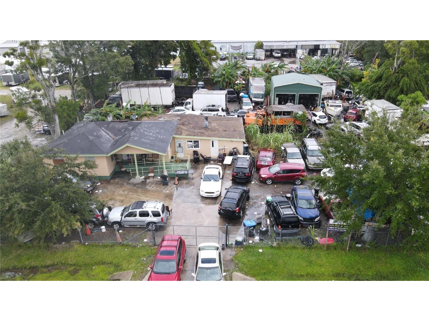 655 Barry Street Orlando FL 32808 O6357337 image1