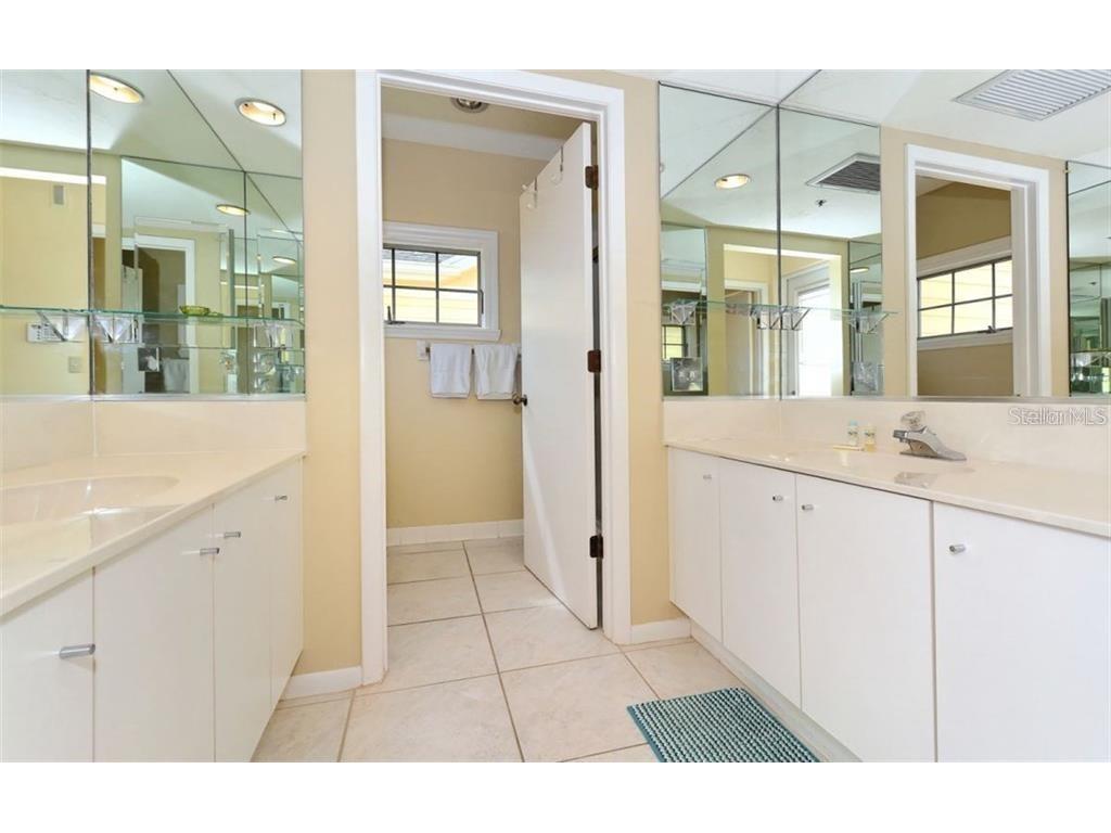 655 Cedars Court #655 Longboat Key FL 34228 A4478968 image9