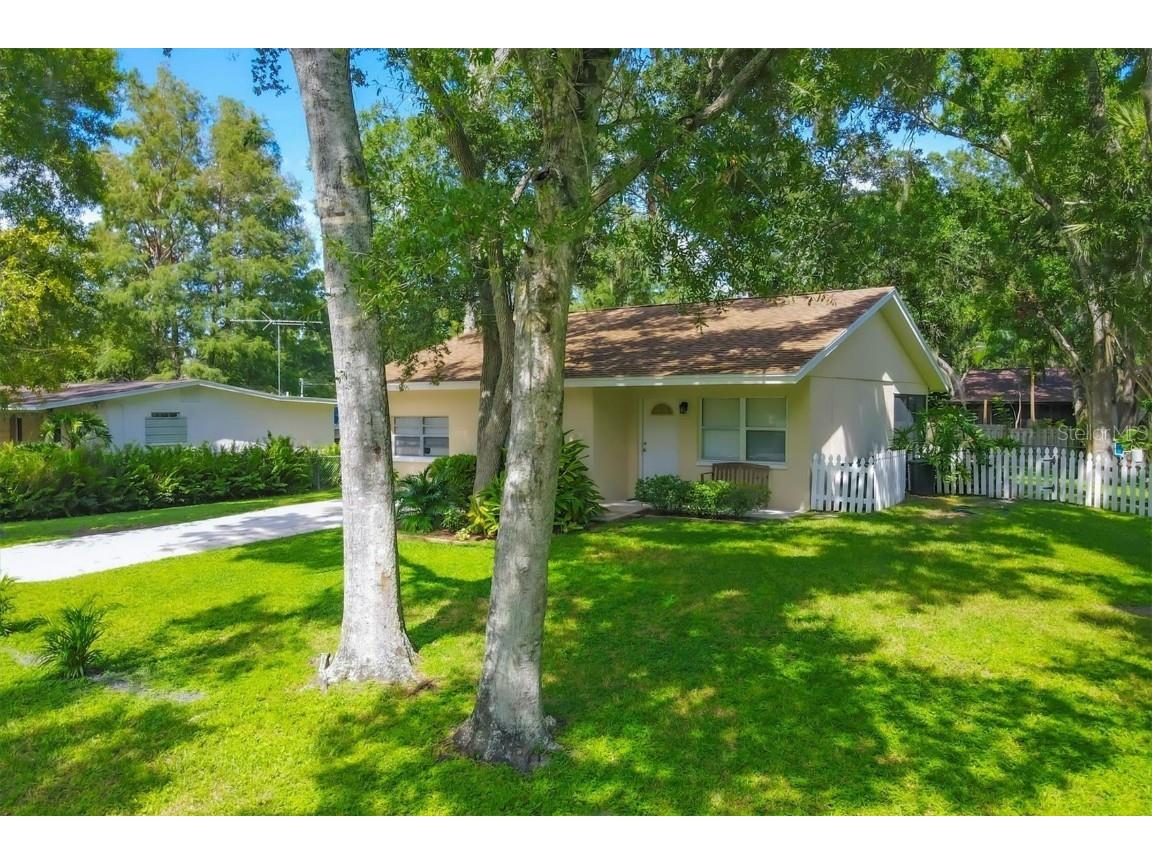 655 Hand Avenue Sarasota FL 34232 A4621410 image1